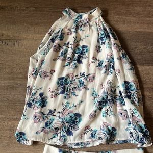 Impressions 2 piece set, white floral